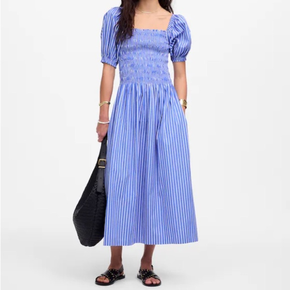 Madewell Smocked Puff Sleeve Midi Dress in Poplin in blue Size M
